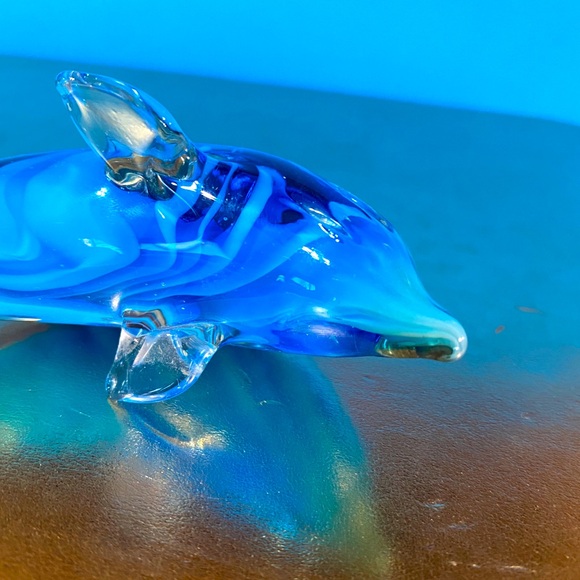OCEAN MARINE LIFE ART GLASS DOLPHIN FIGURINE CLEAR WITH INTERIOR BLUE SWIRLS 4” - Picture 8 of 12